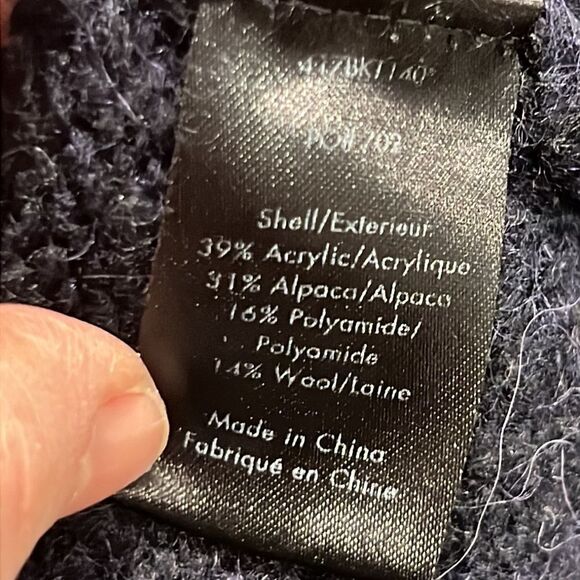 Elizabeth and James Oversized Sweater - Picture 8 of 8